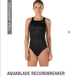 Speedo women’s aquablade record breaker 34